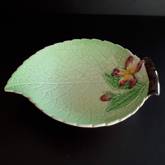 Carlton ware Green Apple blossom leaf plate - Picture 3 of 8